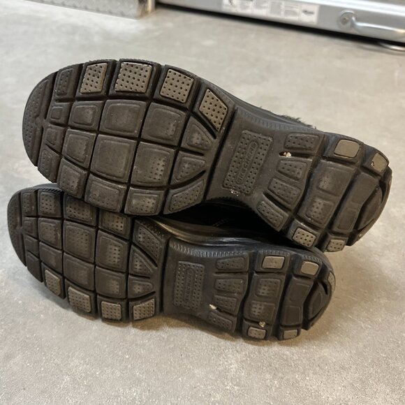 Skechers Relaxed Fit Easy Going Black Suede Booties Faux Fur Trim Women's Sz 10 - Picture 11 of 11